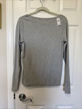 Gap Women’s heather gray long sleeve boat neck knit top Sz L NWT